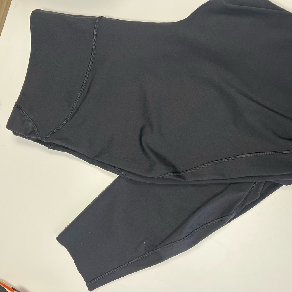 Lululemon Wunder Under size 18.